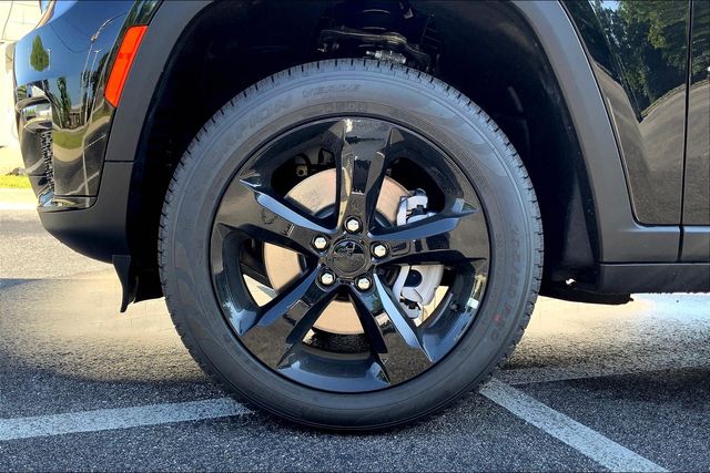 2025 JEEP GRAND CHEROKEE L - Image 12