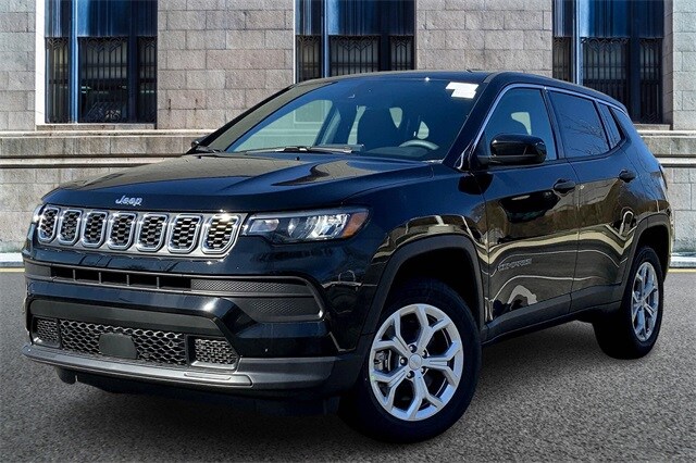 2024 Jeep Compass Sport photo 2