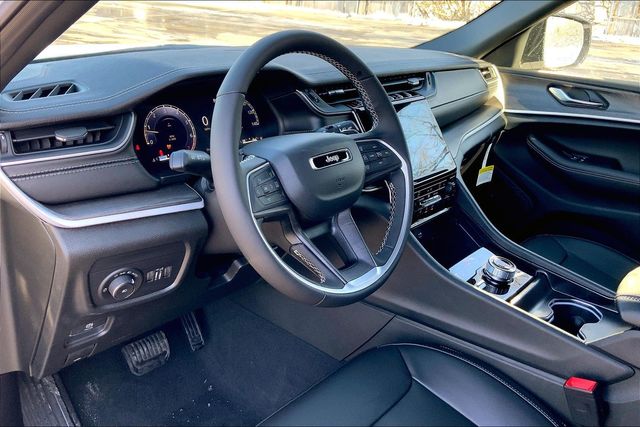 2025 JEEP GRAND CHEROKEE - Image 8