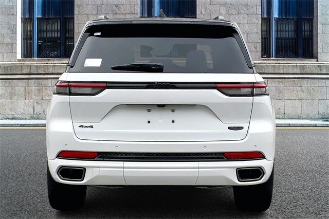 2025 Jeep Grand Cherokee Summit Reserve photo 4