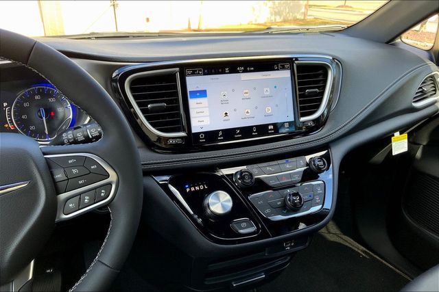 2026 CHRYSLER PACIFICA - Image 6