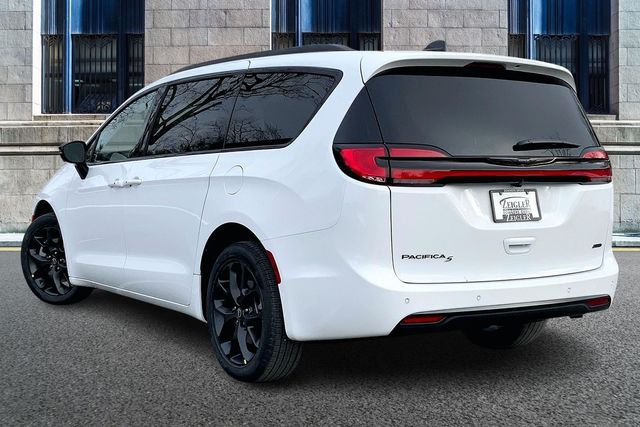 2026 CHRYSLER PACIFICA - Image 3