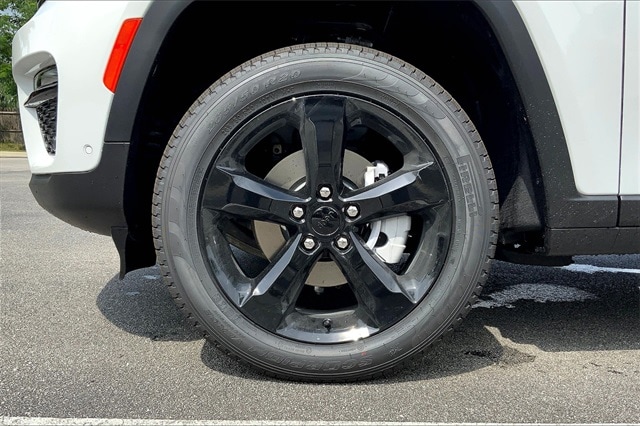 2025 JEEP GRAND CHEROKEE - Image 12