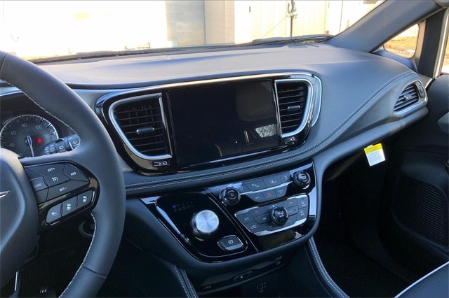 2026 CHRYSLER PACIFICA - Image 6