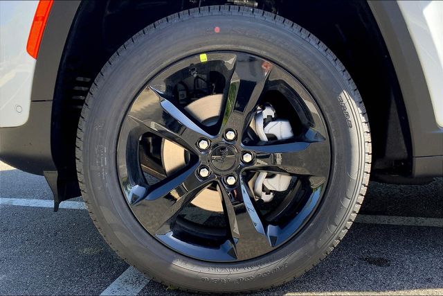 2025 JEEP GRAND CHEROKEE - Image 12