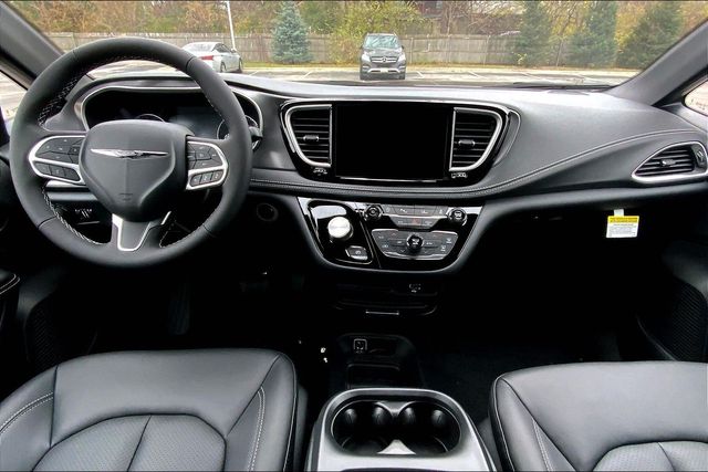 2026 CHRYSLER PACIFICA - Image 5
