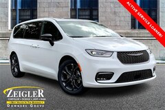 2026 Chrysler Pacifica Select Passenger Van