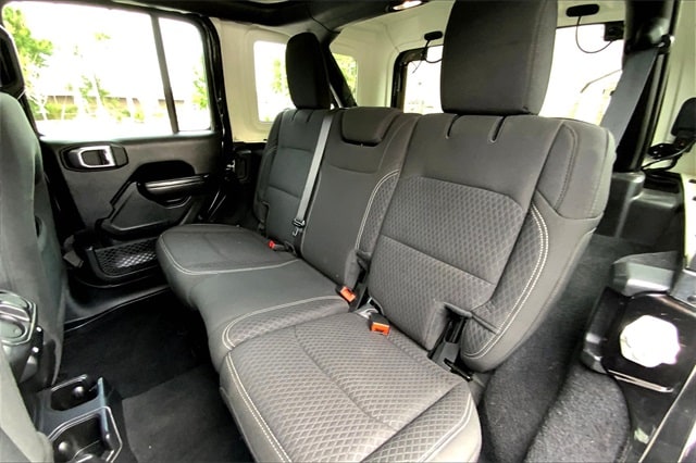 2021 JEEP WRANGLER - Image 24