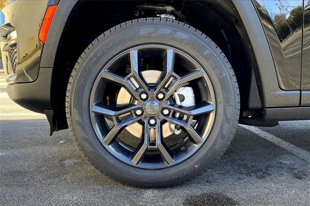 2025 JEEP GRAND CHEROKEE - Image 12