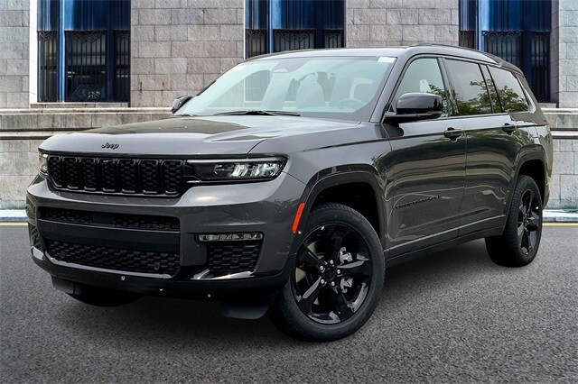 2025 Jeep Grand Cherokee Limited photo 2