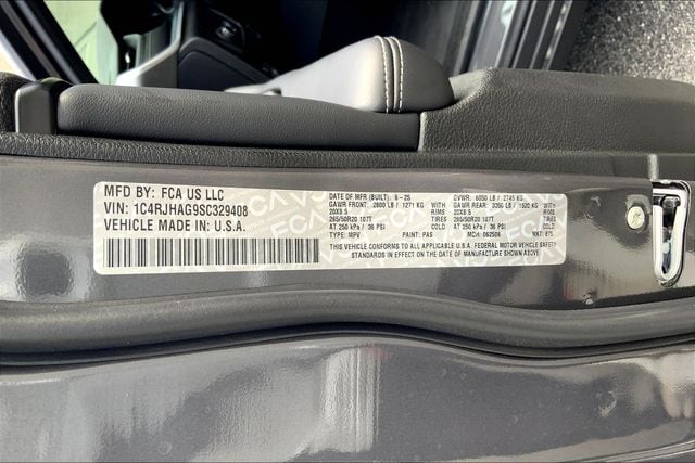 2025 JEEP GRAND CHEROKEE - Image 13