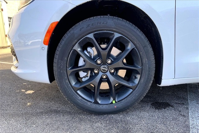 2026 CHRYSLER PACIFICA - Image 12