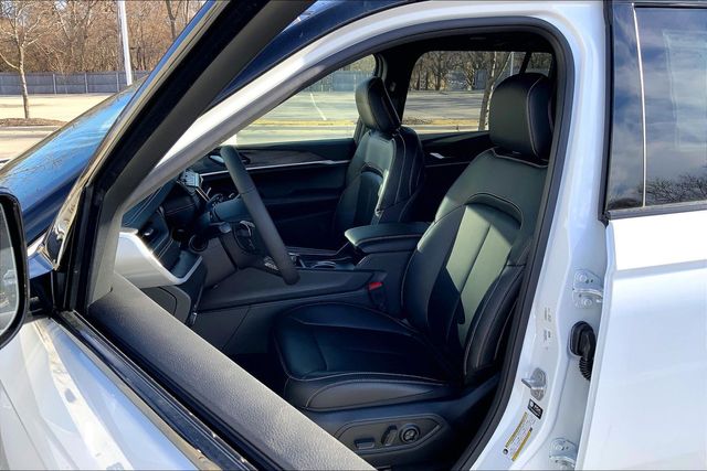 2025 JEEP GRAND CHEROKEE - Image 9