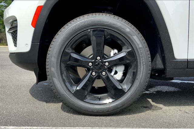 2025 JEEP GRAND CHEROKEE - Image 12