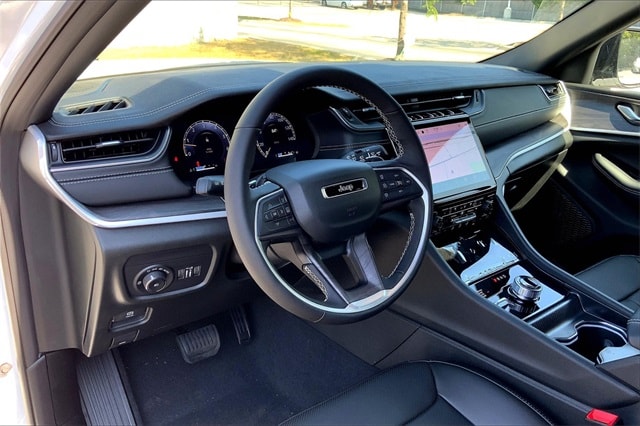 2025 JEEP GRAND CHEROKEE - Image 8