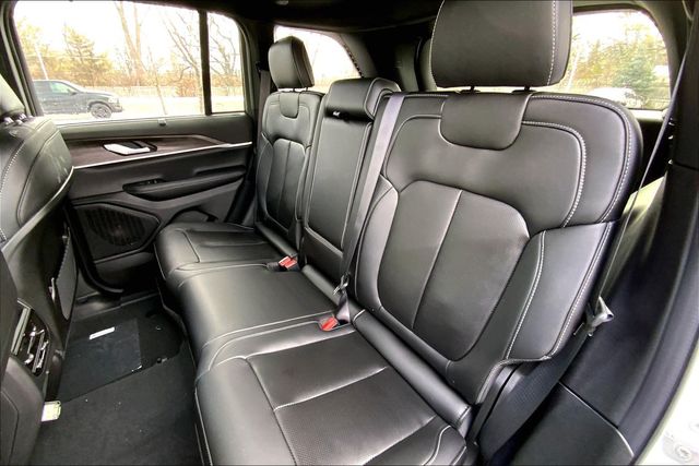 2025 JEEP GRAND CHEROKEE - Image 10