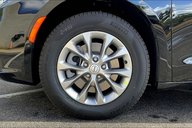 2026 CHRYSLER PACIFICA - Image 12