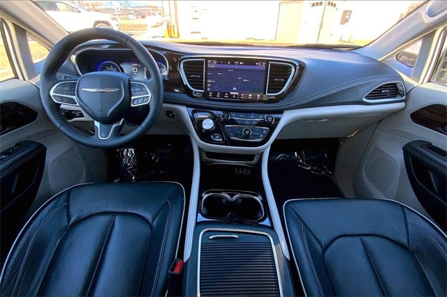 2024 CHRYSLER PACIFICA - Image 15