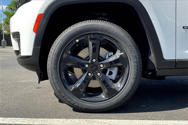 2025 JEEP GRAND CHEROKEE L - Image 12