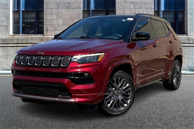 Used 2022 Jeep Compass High Altitude with VIN 3C4NJDCB9NT140646 for sale in Downers Grove, IL