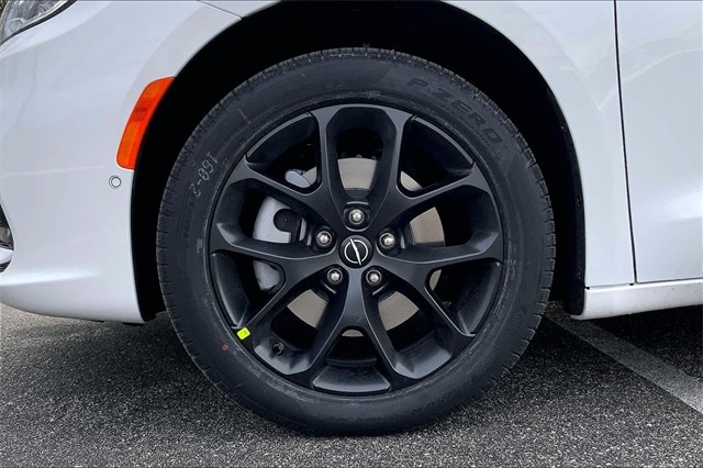 2026 CHRYSLER PACIFICA - Image 12