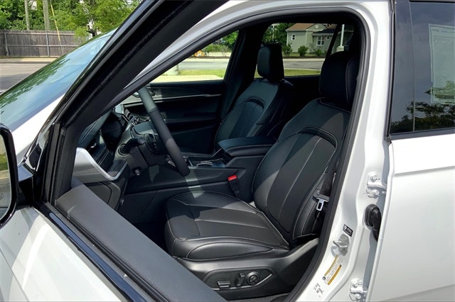 2025 JEEP GRAND CHEROKEE - Image 9