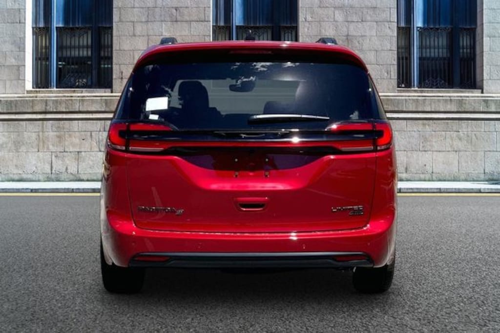 New 2027 Chrysler Pacifica Limited Passenger Van