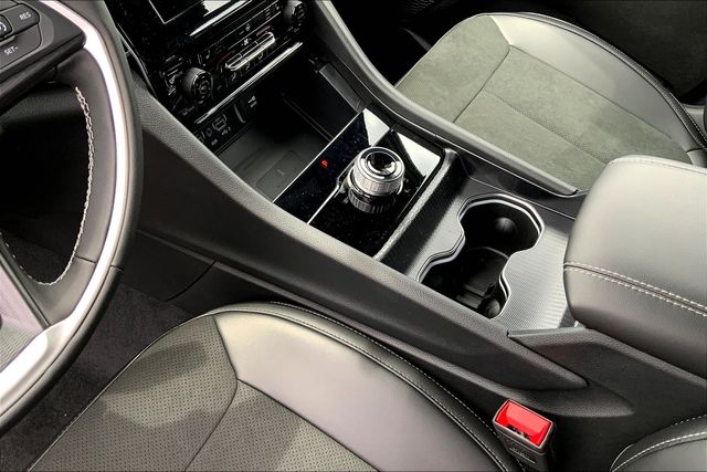 2025 JEEP GRAND CHEROKEE L - Image 7