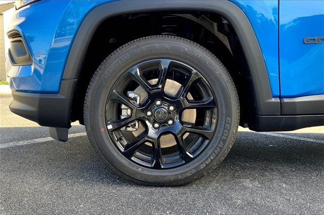 2025 JEEP COMPASS - Image 12