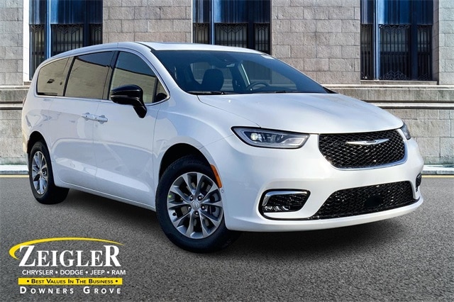 2026 Chrysler Pacifica Select's photo