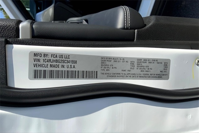 2025 JEEP GRAND CHEROKEE - Image 13