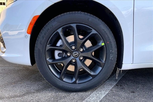 2026 CHRYSLER PACIFICA - Image 12