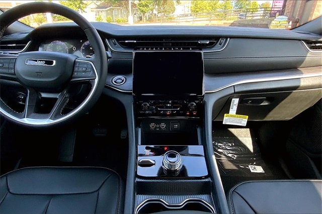 2025 JEEP GRAND CHEROKEE - Image 5