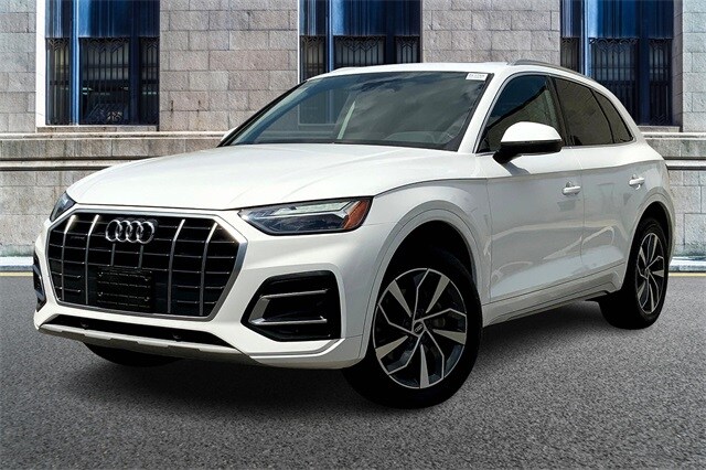 2021 Audi Q5 45 Premium photo 2
