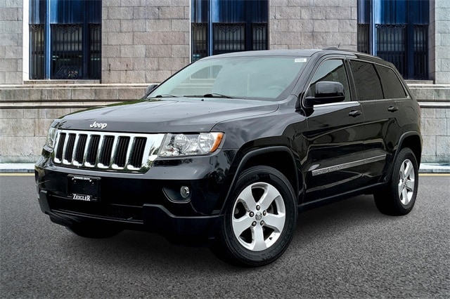 Used 2013 Jeep Grand Cherokee Laredo with VIN 1C4RJFAG4DC603461 for sale in Downers Grove, IL