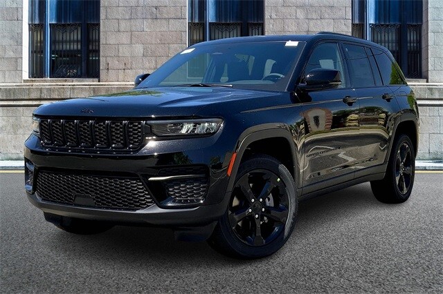 2025 Jeep Grand Cherokee Altitude X photo 2
