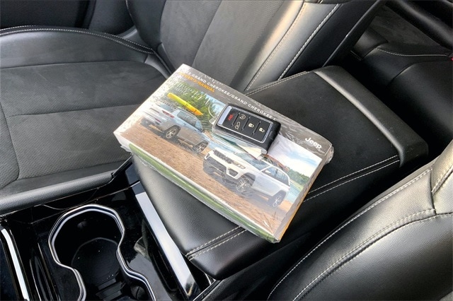 2023 JEEP GRAND CHEROKEE - Image 12