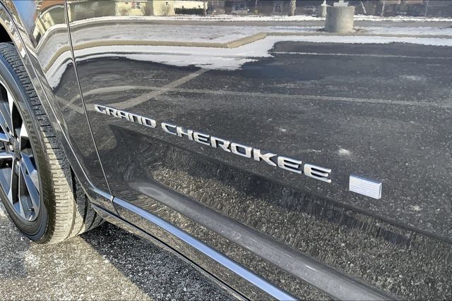 2022 JEEP GRAND CHEROKEE - Image 31