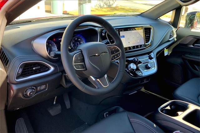 2026 CHRYSLER PACIFICA - Image 8
