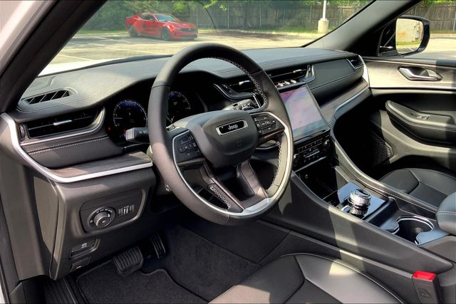 2025 JEEP GRAND CHEROKEE - Image 8