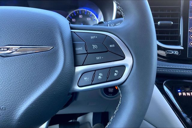 2024 CHRYSLER PACIFICA - Image 19