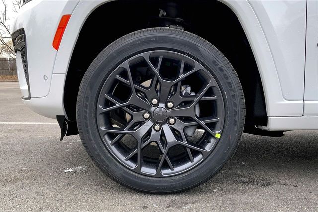 2026 JEEP GRAND CHEROKEE - Image 12