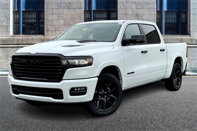 2025 Ram 1500 Laramie photo 2