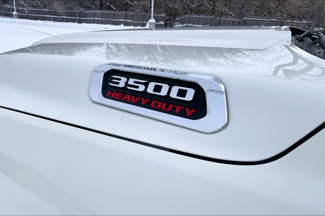 2023 RAM 3500 - Image 31