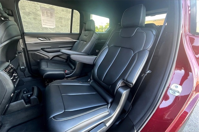 2025 JEEP GRAND CHEROKEE L - Image 24