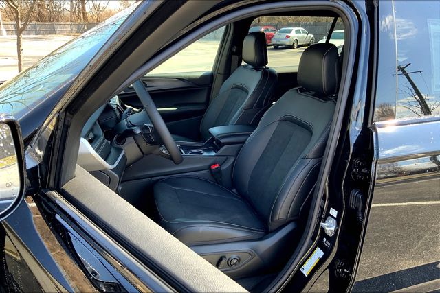 2025 JEEP GRAND CHEROKEE L - Image 9