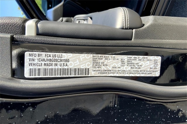 2025 JEEP GRAND CHEROKEE - Image 13