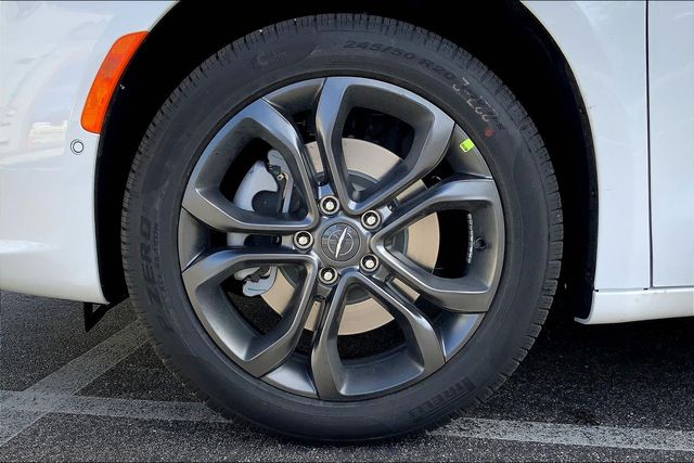 2026 CHRYSLER PACIFICA - Image 12