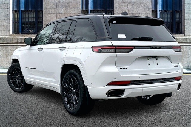 2025 Jeep Grand Cherokee Summit Reserve photo 3