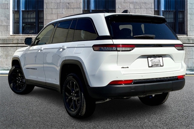 2025 JEEP GRAND CHEROKEE - Image 3
